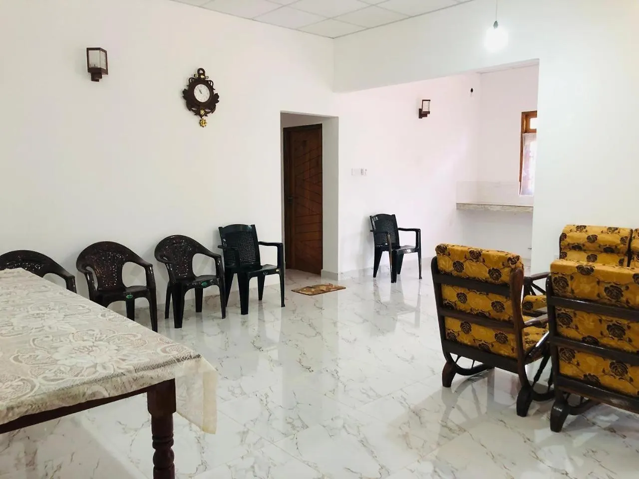 2 Bedroom Holiday Home Ragama